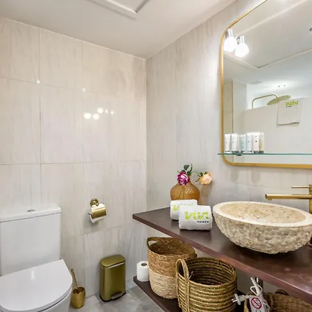 Vivi Homes - Casa Nobu Pool, Garden, Patio & Apartment Marbella
