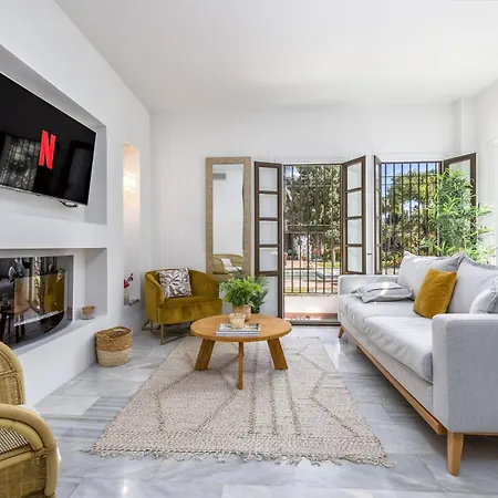 アパート Vivi Homes - Casa Nobu Pool, Garden, Patio & *