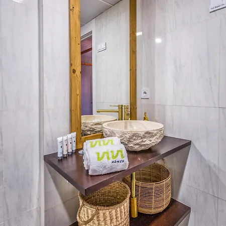 アパート Vivi Homes - Casa Nobu Pool, Garden, Patio & マルベーリャ