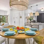 Vivi Homes - Casa Nobu Pool, Garden, Patio & Διαμέρισμα