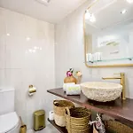 Vivi Homes - Casa Nobu Pool, Garden, Patio & Διαμέρισμα *