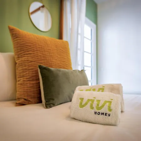 Vivi Homes - Casa Nobu Pool, Garden, Patio & Apartment