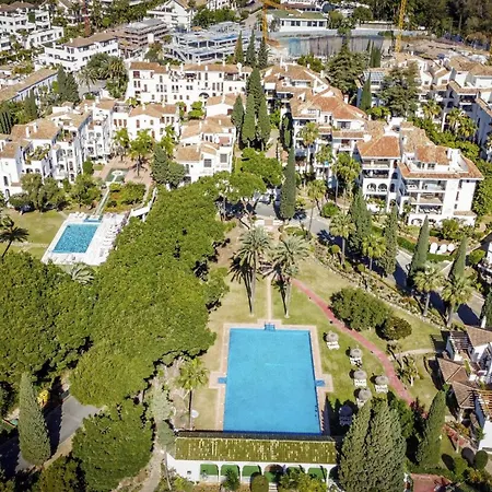 Vivi Homes - Casa Nobu Pool, Garden, Patio & Marbella