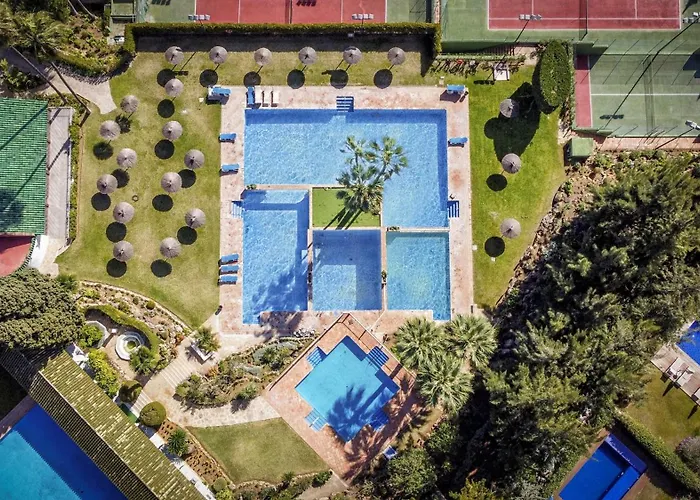 Апартаменты Vivi Homes - Casa Nobu Pool, Garden, Patio & Марбелья