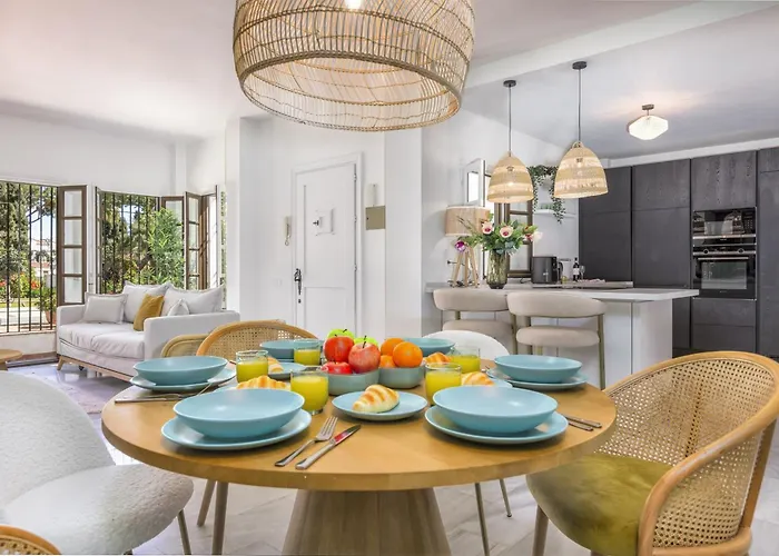 Vivi Homes - Casa Nobu Pool, Garden, Patio & Апартаменты