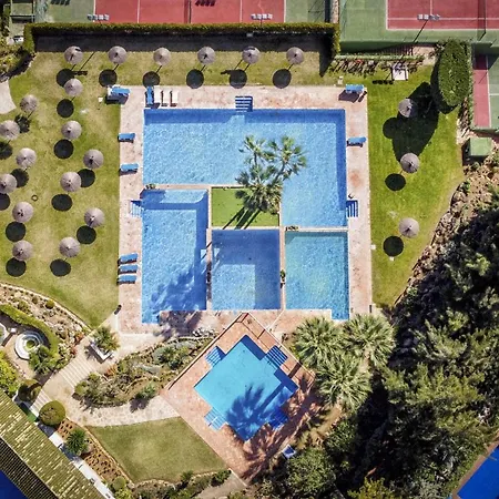 アパート Vivi Homes - Casa Nobu Pool, Garden, Patio & マルベーリャ