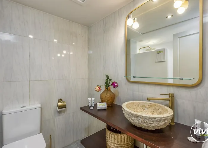 アパート Vivi Homes - Casa Nobu Pool, Garden, Patio &
