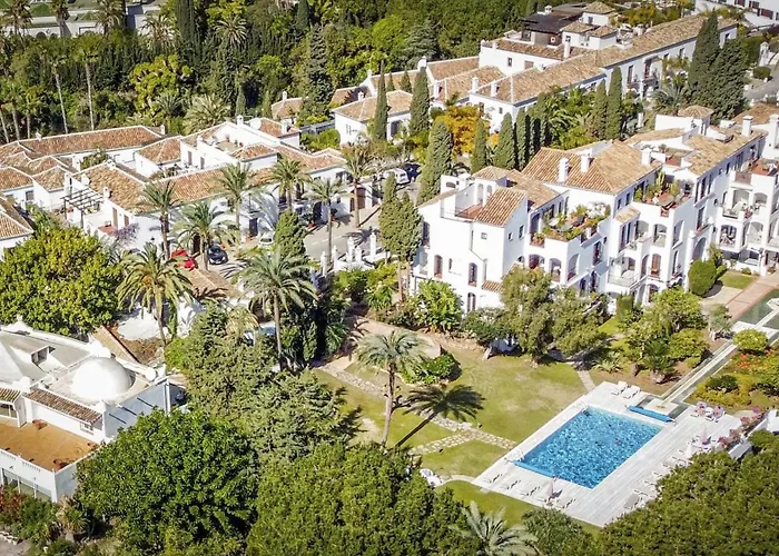 Vivi Homes - Casa Nobu Pool, Garden, Patio & アパート